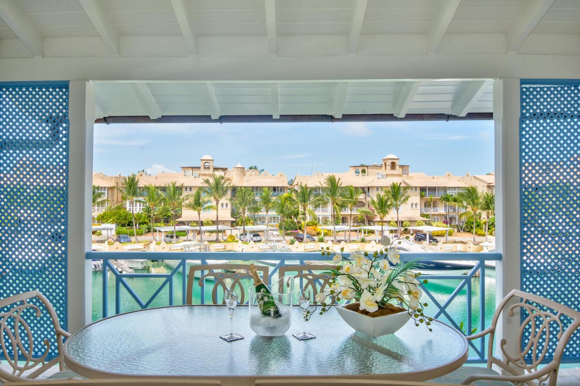 Hotel Port St. Charles Saint Peter Exterior foto